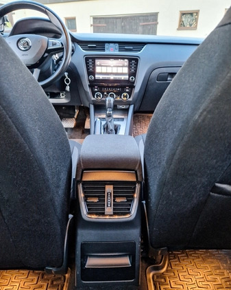 Skoda Octavia cena 71000 przebieg: 66900, rok produkcji 2019 z Łódź małe 92
